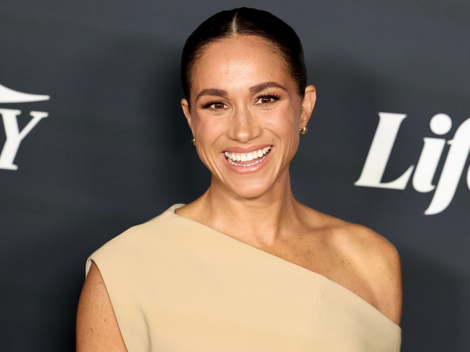 Meghan Markle Wore the Perfect Outfit to Hard-Launch Her Personal Instagram on New Year’s Day