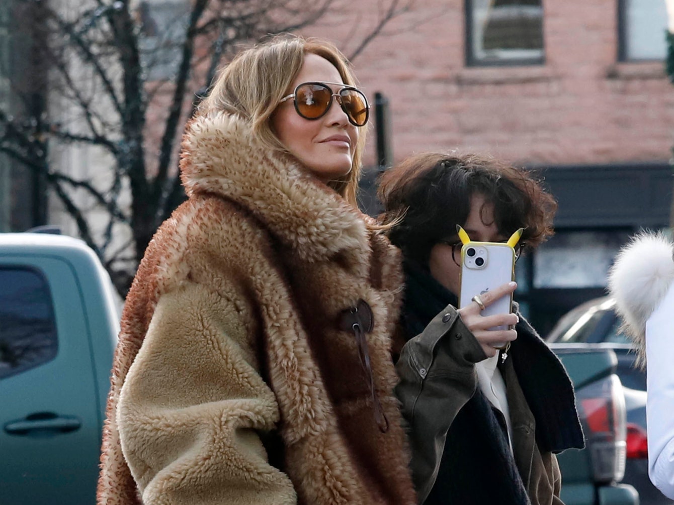 Jennifer Lopez Made Her Platform Uggs and Ripped Jeans Look Shockingly Luxe on Christmas Eve