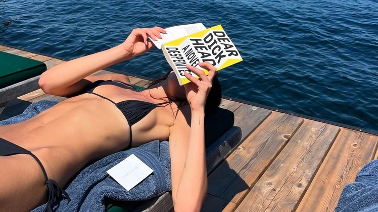 Kaia Gerber Dedicates the Novel Dear Dickhead to ‘Someone I Used to Know’